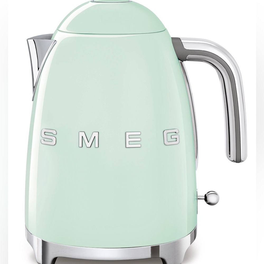SMEG KETTLE